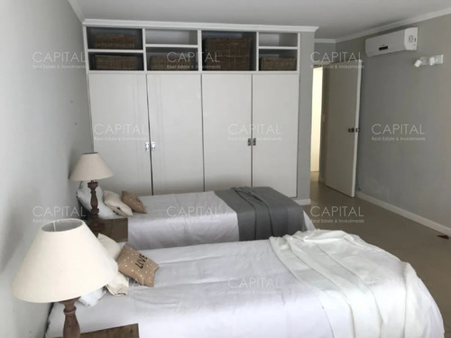 Apartamento De Tres Dormitorios En Península Venta
