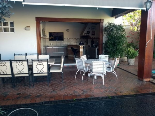 Imagem 11 de 16 de Casa Sobrado Padrão Com 4 Quartos - 205-v