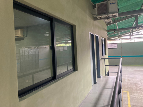 Imagen 13 de 16 de Alquiler De Galpón En Valencia 670 M2 Recién Remodelado