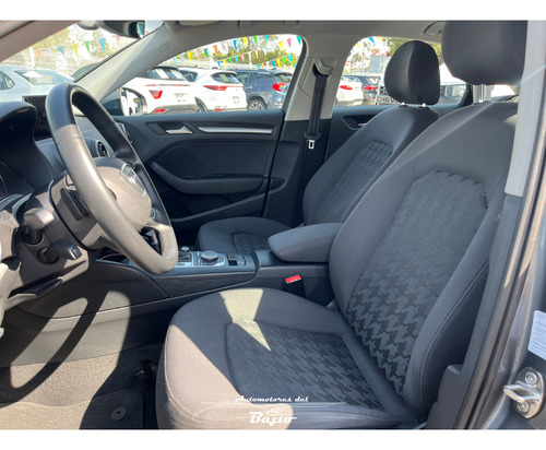 Audi A3 1.8 Sedán Ambiente At