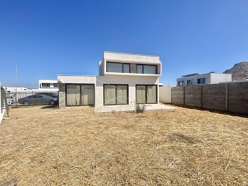 Oportunidad! Casa A Estrenar En Piedra Roja