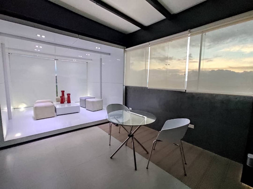 Imagen 4 de 17 de Casa En Pueblo Nuevo, Polígono De Tiro, Totalmente Amoblada.