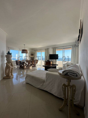 Venta- Penthouse 3 Dormitorios - Tauro Y Libra, Playa Mansa, Punta Del Este