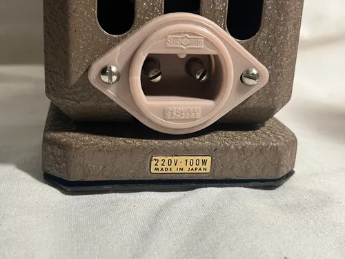Proyector De Diapositivas Japonés En Su Estuche Original (Usado)