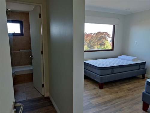 Casa En Venta De 6 Dorm. En Santo Domingo