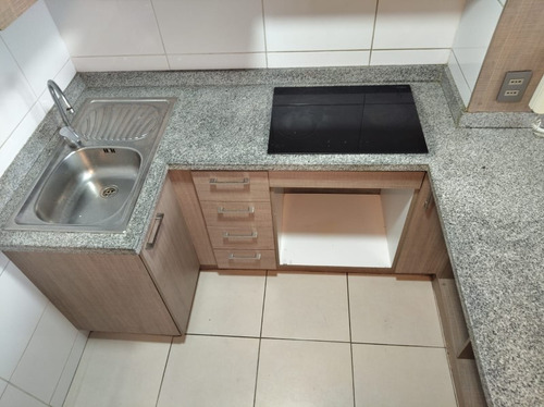 En Arriendo Comodo Dpto. 2 Dormitorios Y Un Baño