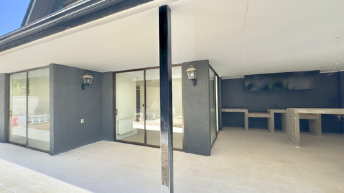 Excelente Casa Remodelada Club De Polo, Jardín Del Este