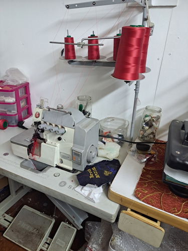 Vendo Maquina Overlok Singer De 5hilos 