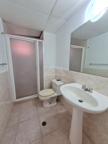 Imagen 8 de 13 de Apartamento Pb Con Terraza, Res. Las Marinas