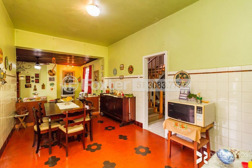 Casa, 6 Dormitórios, 236.67 M², Teresópolis - 204090