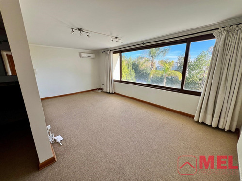 Casa En Arriendo De 5 Dorm. En Colina