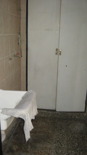 Departamento En Venta En Burzaco