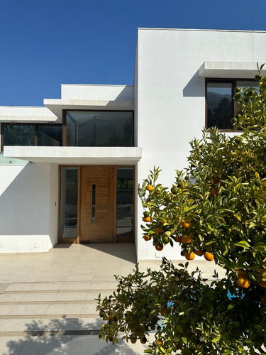 Espectacular Casa En Alvaro Casanova, La Reina