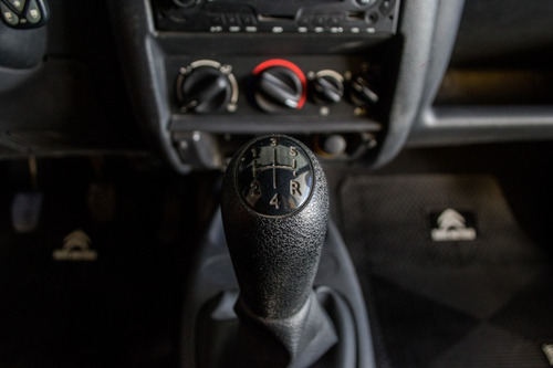 Imagen 18 de 19 de Renault Kangoo Confort 5 Asientos 2015 Dci Osn