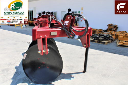Imagen 10 de 15 de Arado Agricola De 3 Discos Hidraulico Marca Fenix P/ Tractor