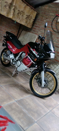 Imagen 2 de 9 de Honda Transalp