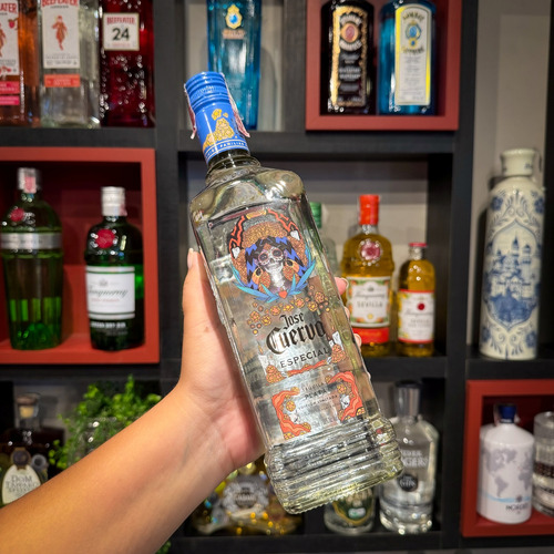 Combo Tequila Jose Cuervo Edição Especial Silver E Reposado
