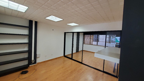 Imagen 3 de 10 de Alquiler Local Comercial - 2do. Nivel - 60 Mts2 - Evaristo Morales