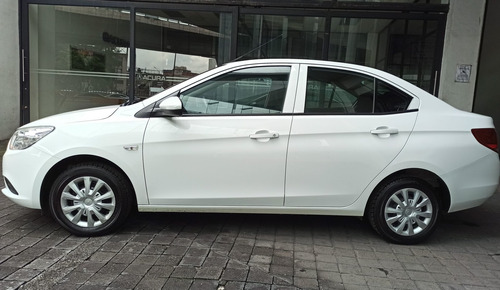 Imagen 2 de 15 de Chevrolet Aveo 2018 1.5 Ls Mt