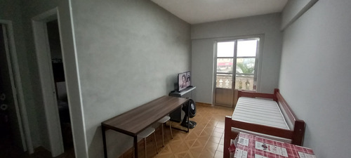 Apartamento De 01 Dormitório Com Vaga De Garagem Coberta !!!