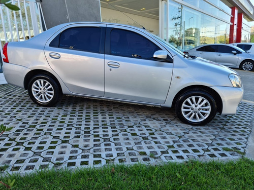 Toyota Etios Xls Sedan 4p M/t 2013 Sarthou
