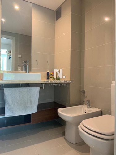 Moderno Apartamento De Dos Dormitorios En Venta - Punta Del Este-ref:4084