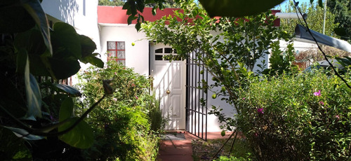 Casa En Barrio Los Boulevares