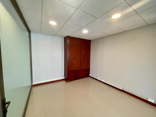 Amplia Of Con Planta Libre, Edificio Coracero, Viña Del Mar