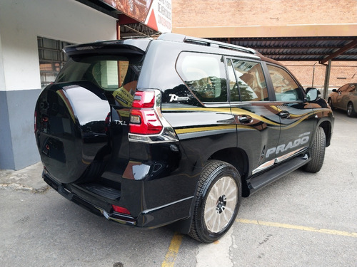 Imagen 8 de 16 de Toyota Prado 70 Aniversario 2022