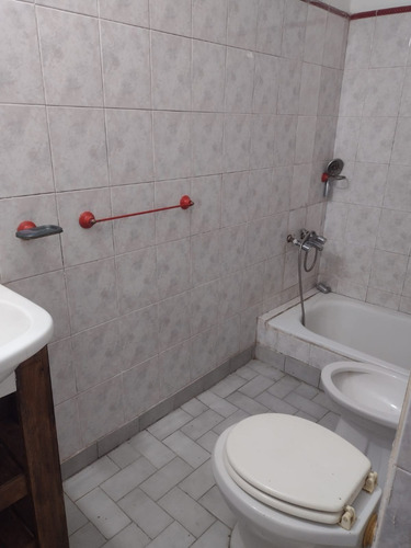 Imagen 4 de 10 de Venta - Depto 5 Amb - Chubut 4424 - Ciudadela