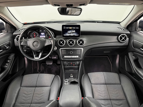 Mercedes-Benz GLA 200 CGI STYLE 7G-DCT