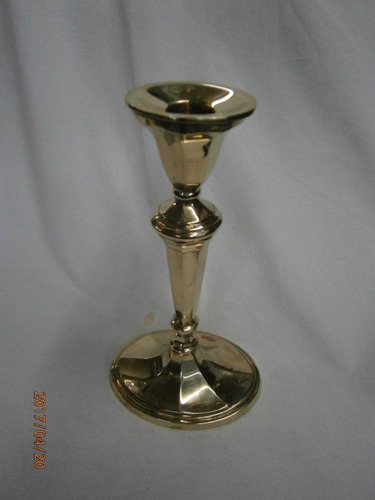 Candelabro En Bronce Liso ,una Vela