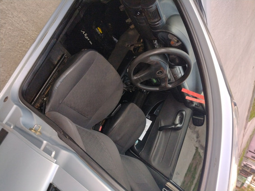 Imagen 6 de 8 de Chevrolet Corsa 1.6 2006