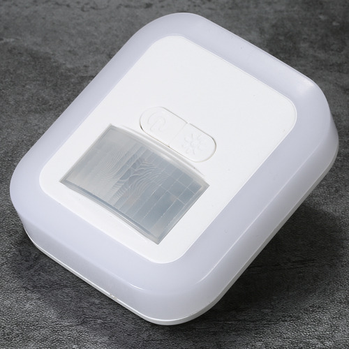 Enchufe Led De Movimiento Con Sensor De Luz Nocturna Pequeño