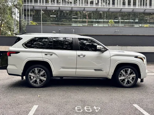 Toyota Sequoia 3.5 V6 Capstone