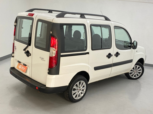 Fiat Doblò Doblo Essence 1.8 Flex 16v 5p