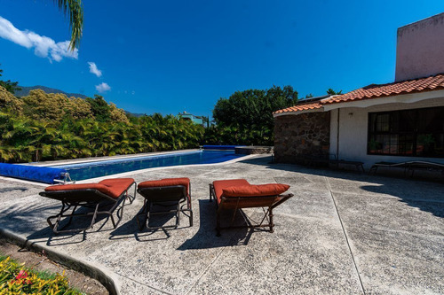 Garden House En Venta En Ajijic, Jalisco.