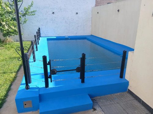 Excelente Casa Familiar Con Gran Patio Y Pileta