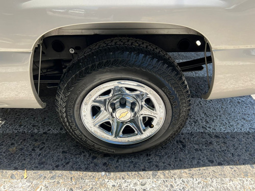 Chevrolet Silverado 4.8 2500 Custom Cab Reg Paq D Mt