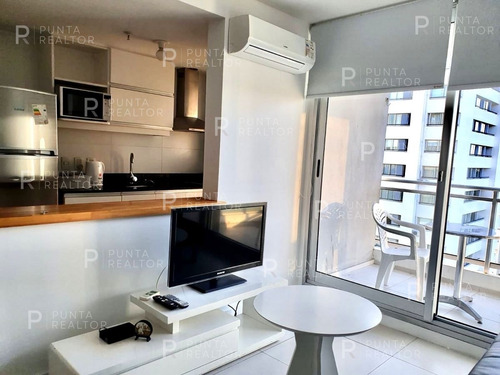 Apartamento En Venta Zona Roosevelt Un Dormitorio, Punta Del Este, Uruguay