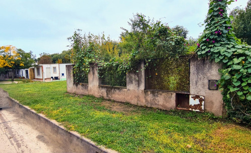 Lote En Tanti Con Proyecto De 2 Departamentos - Barrio Consolidado