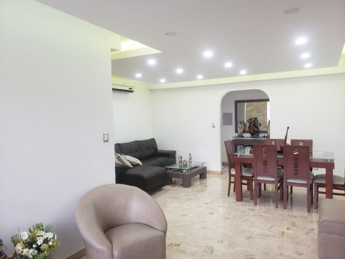 Imagen 2 de 24 de Apartamento En La Urbina Remodelado #24-5766