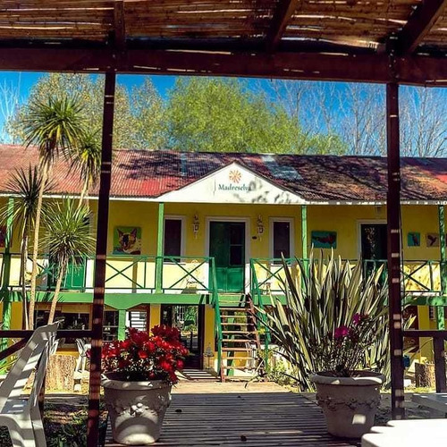 Histórica Casona De Familia Thompson En Alquiler En Delta Del Tigre. 8 Suites Tipo Hotel, Alojamiento Para 20 Personas Cómodas. Piscina, Terrazas Sobre El Arroyo. Tranquilidad Total. Paz.