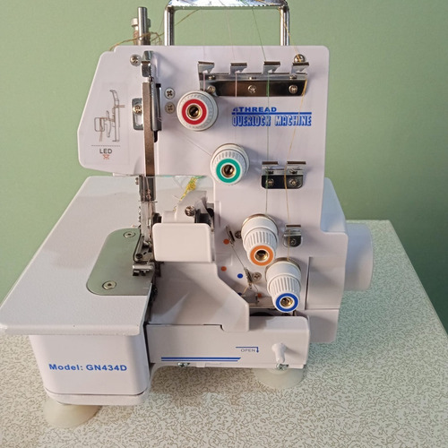 Imagen 5 de 8 de Overlock Semi Industrial Profesional La Mejor 4 Hilos !