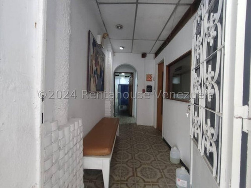 Casa Comercial En Venta En Los Rosales