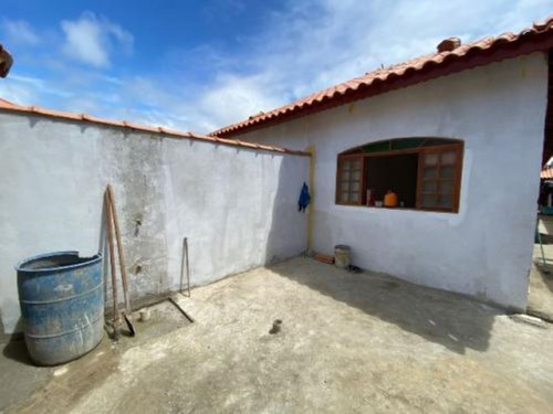 Imagem 2 de 8 de Ótima Casa Com 3 Dormitórios E Localizado À 1000m Do Mar Em Itanhaém, Sp. Aceita Financiamento Bancário.