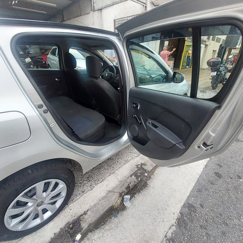 Renault Sandero 1.0 16v Expression Hi-flex 5p