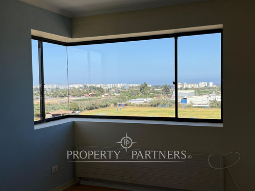 Arriendo Año Corrido Amplio Y Cómodo Departamento