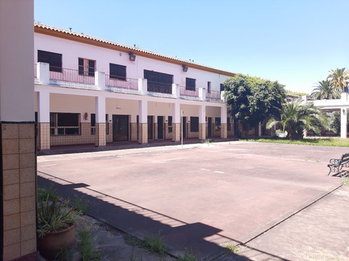 Imagen 7 de 22 de Excelente Edificio, Ideal Colegio, Universidad O Similar. Excelente Ubicacion Centrica Dentro Del Radio Urbano De Bella Vista, Con Buen Acceso Con Todos Los Medios De Transporte