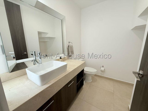 Zakia En Renta Casa Amueblada Con 2 Recamaras Cada Una Con Baño En Suite Qh252912